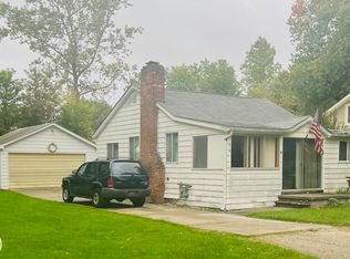 203 Poplar St, Harsens Island, MI 48028