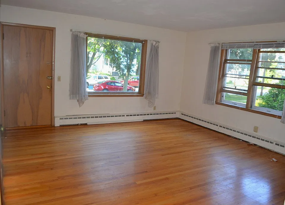 1126 Vilas Ave — Photo 1