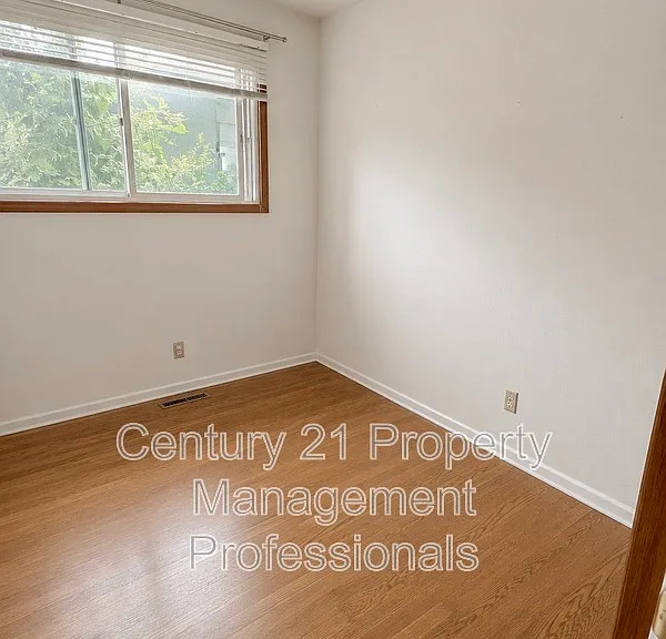 9503 Sherridon Dr — Photo 12
