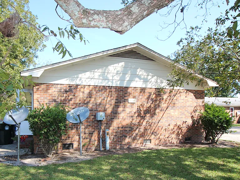 6454 Applecross Ave #C — Photo 4