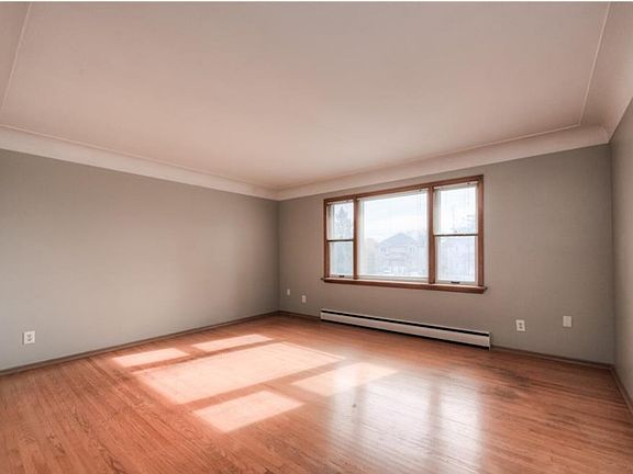 4th image of 706 Frederick St #2