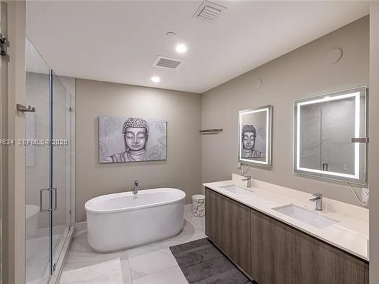 17550 Collins Ave #703 — Photo 27