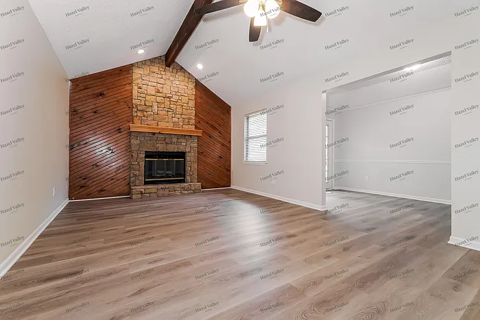 3 bed, 2.5 bath, 1566 sqft, $1,930 — Photo 4
