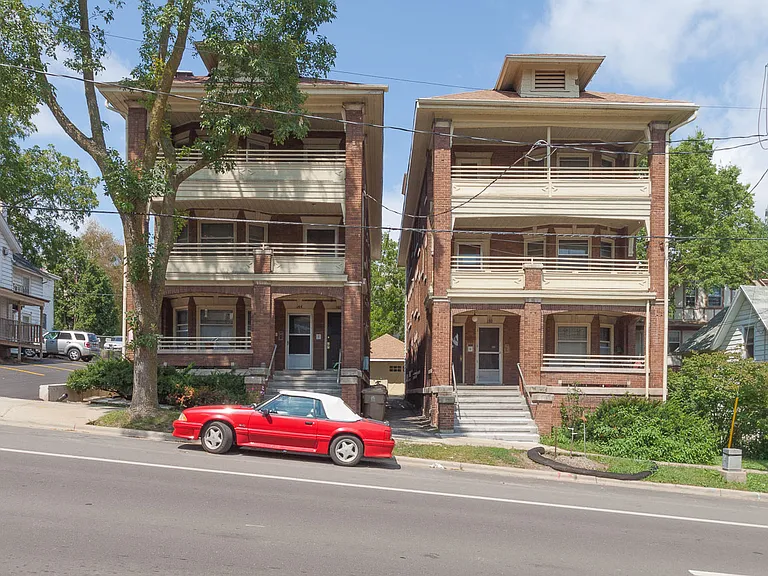 148-150 E Gorham St — Photo 11