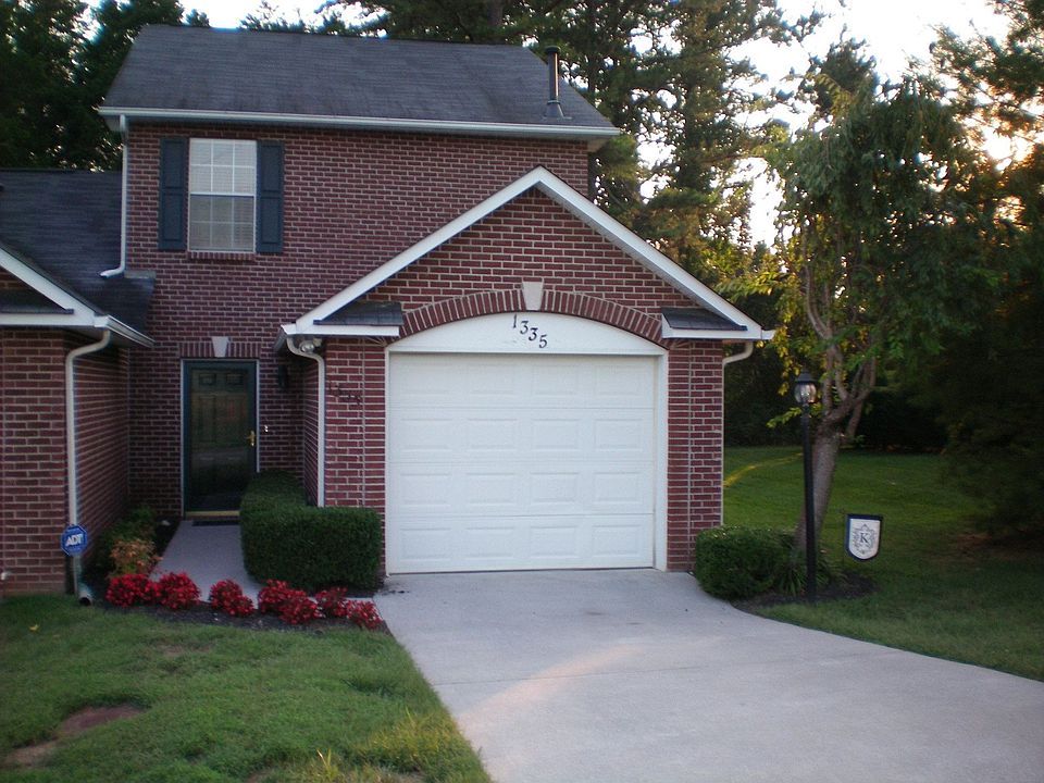 Quiet, two-story end-unit