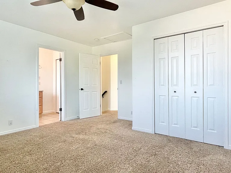 617 E Orangewood Ln — Photo 21
