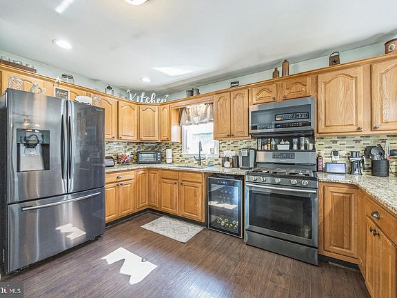 5th image of 2412 E Lakeshore Dr