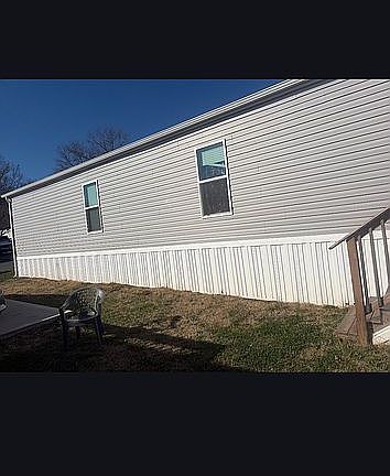 4th image of 210 Silverbell Dr