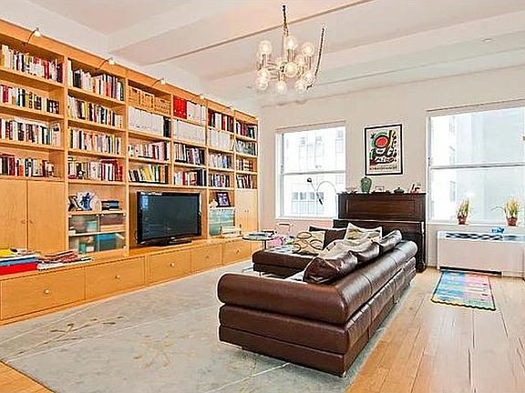 3rd image of 15 Broad St APT 2012