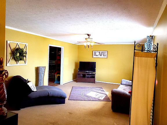3rd image of 3421 Sierra Dr