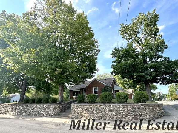 235 E Grant St, Hastings, MI 49058