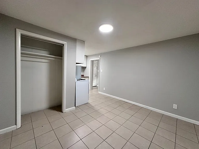 204 Courtyard Cir — Photo 114