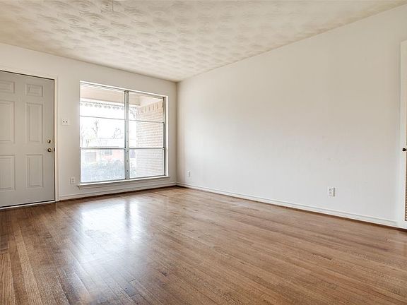 5th image of 8819 Clearwater Dr