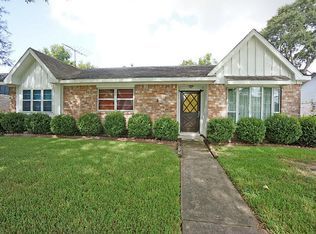 10506 Huntington Wood Dr, Houston, TX 77099