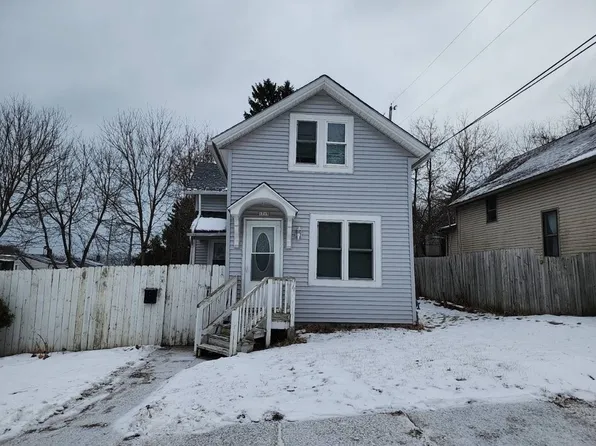 1715 S 9th St, Sheboygan, WI 53081