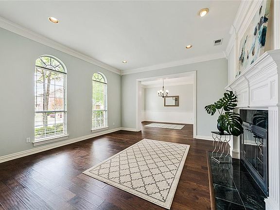 4th image of 5641 Crowndale Dr