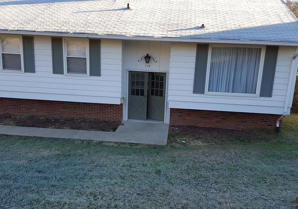 1st image of 310 Canterbury Blvd