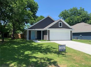 1317 Cherry St, Gainesville, TX 76240