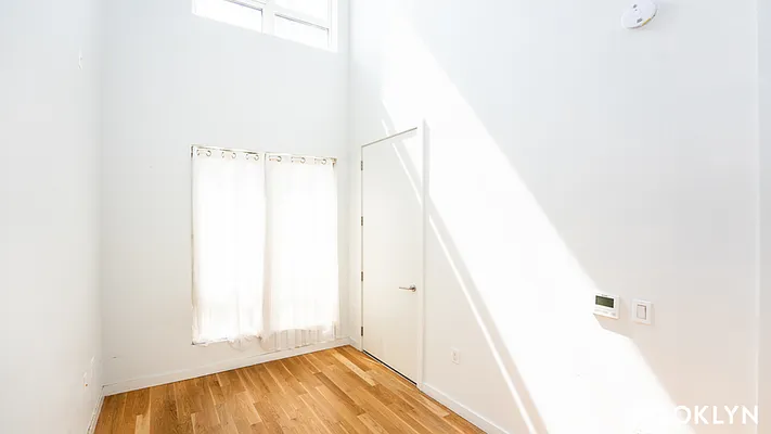 Rented by Nooklyn NYC LLC | media 82