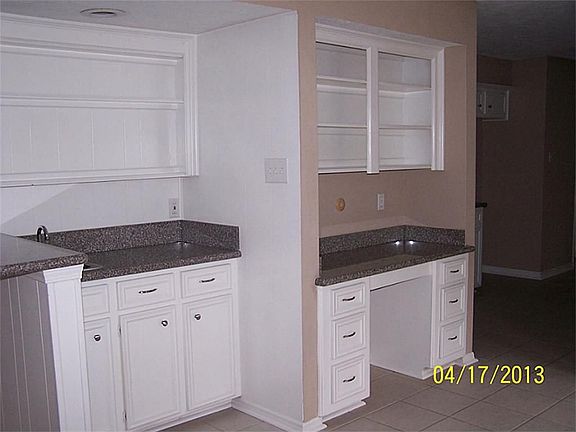 Wet Bar and Desk in the Breakfast Room Area