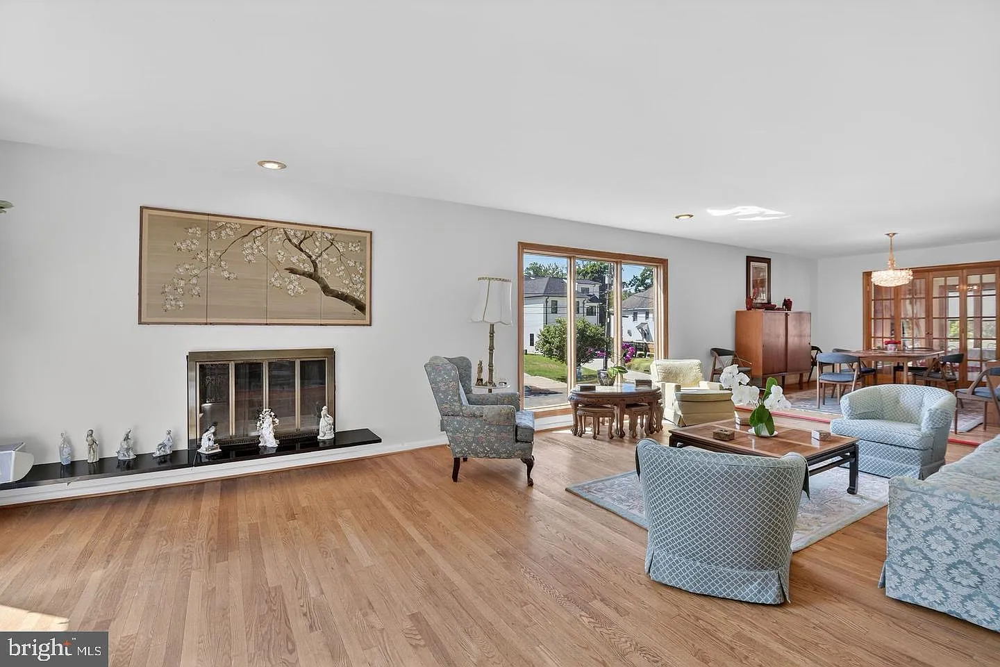 5 bed, 3524 sqft, $5,950 — Photo 3