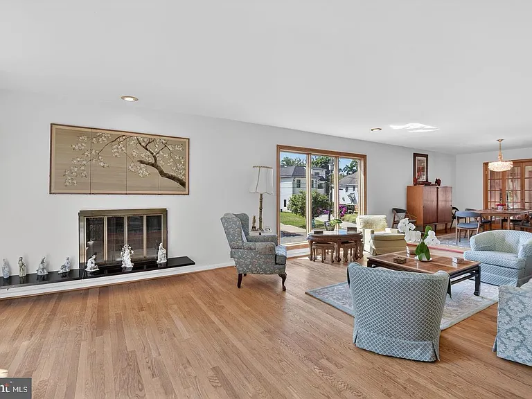 5800 Plainview Rd — Photo 3