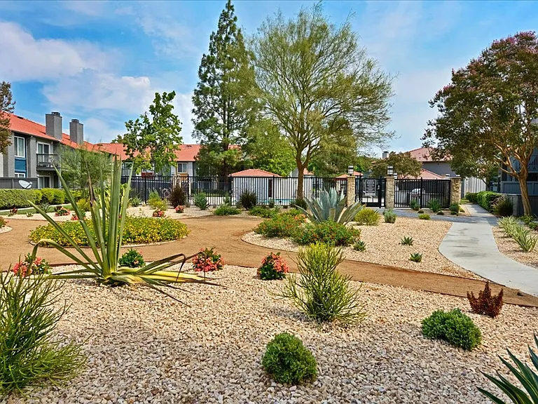Corona Pointe Resort — Photo 100