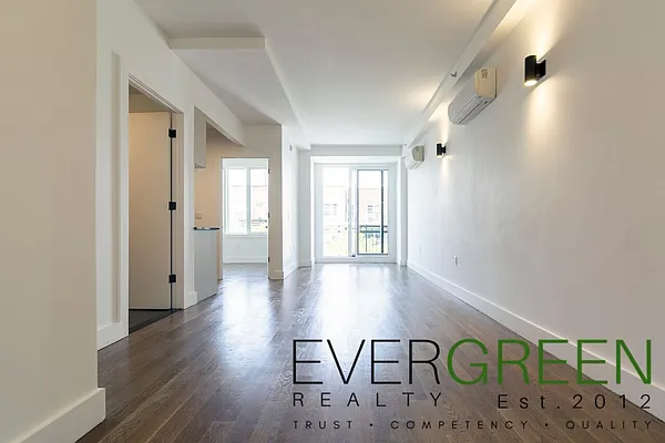 Rented by Evergreen Apartments BK | media 74