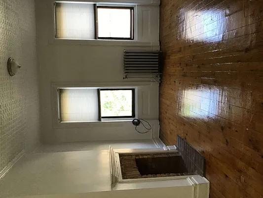 Rented by REMAX Elite | media 17