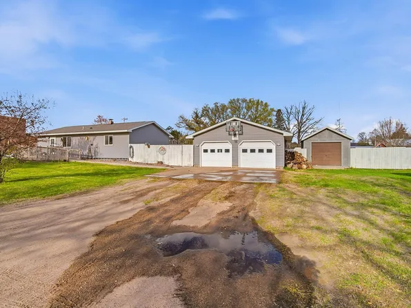 224 E 2nd St, Pillager, MN 56473
