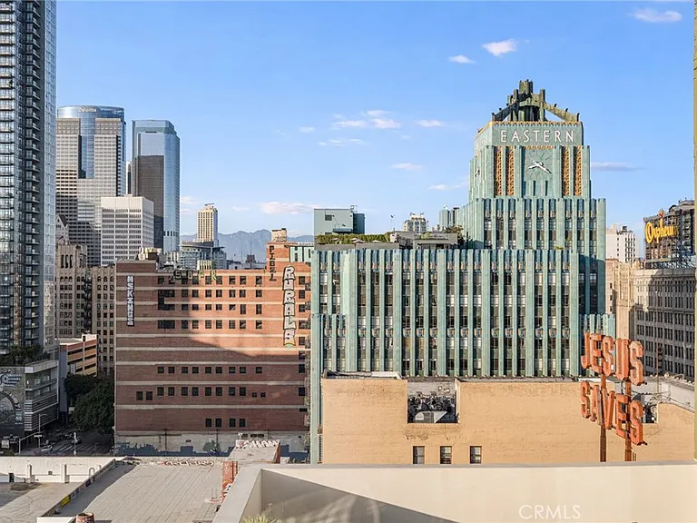 939 S Broadway #1001 — Photo 25
