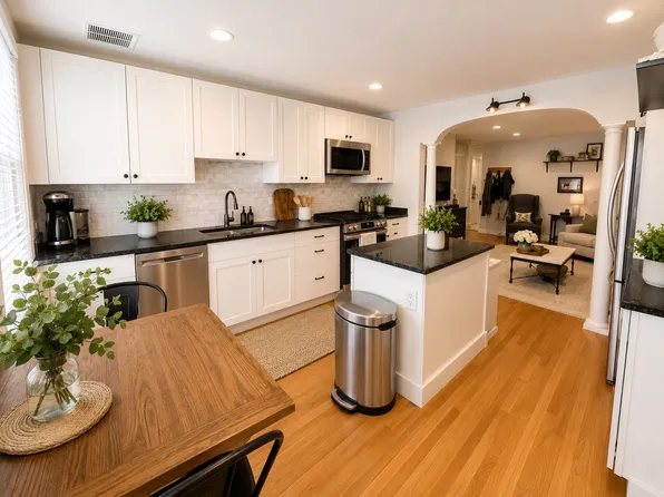 28 Monument St #1, Charlestown, MA 02129