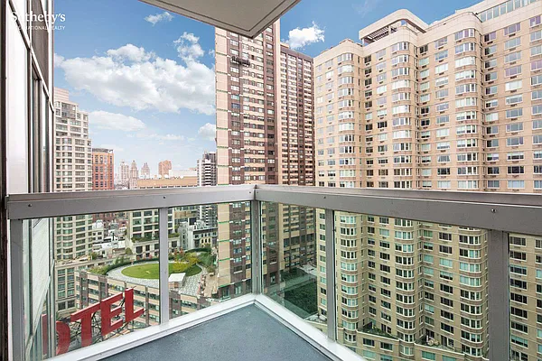 Sold by Sotheby's International Realty | media 5