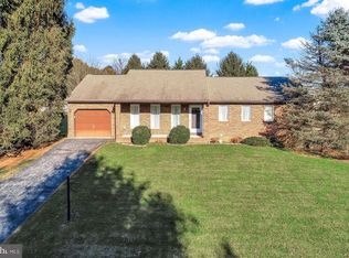 12 Lois Ct, Shrewsbury, PA 17361