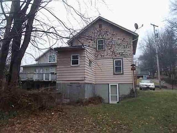 4th image of 438 Eastland Ave