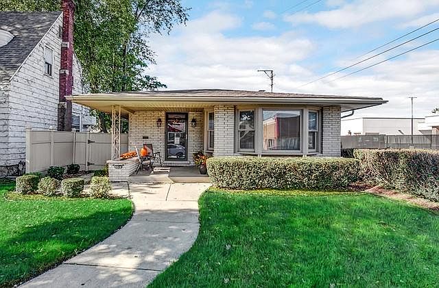 1st image of 9514 S Sacramento Ave