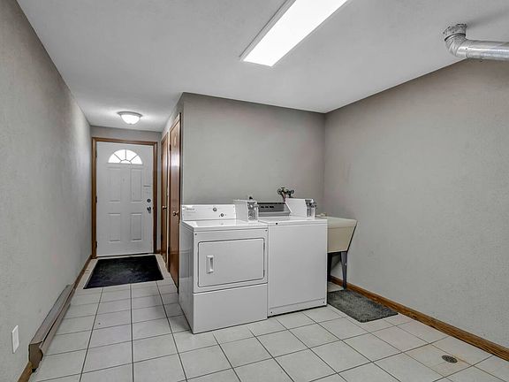 3rd image of 2719 Oppenheim Ct APT 2