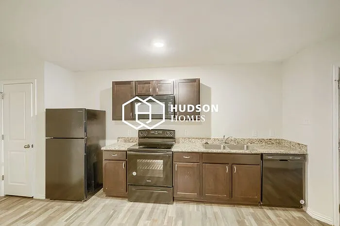 925 Burgan St #A — Photo 8