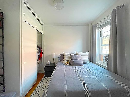 2nd image of 51 Greenwich Ave APT 1