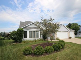 2208 Bluewater Trl, Fort Wayne, IN