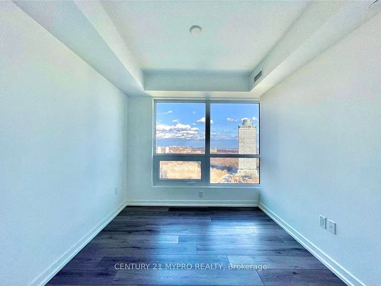 395 Bloor St E #2011 — Photo 10