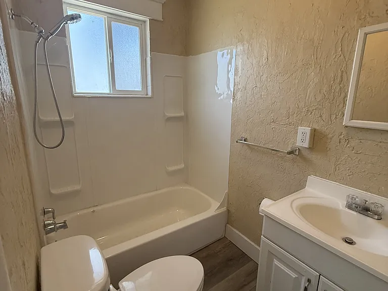 2547 Adams Ave #4 — Photo 10