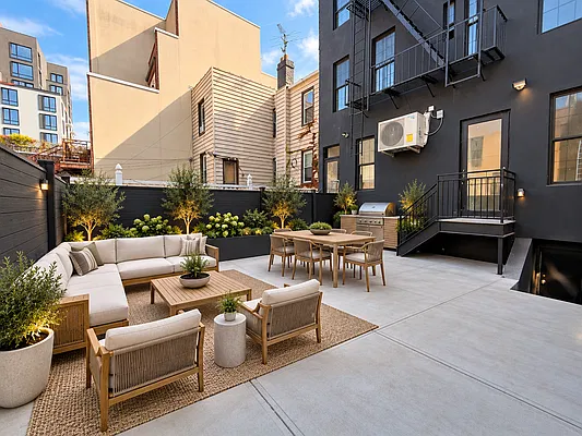 Outdoor, photo 1