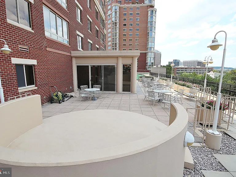 2151 Jamieson Ave #2011 — Photo 25