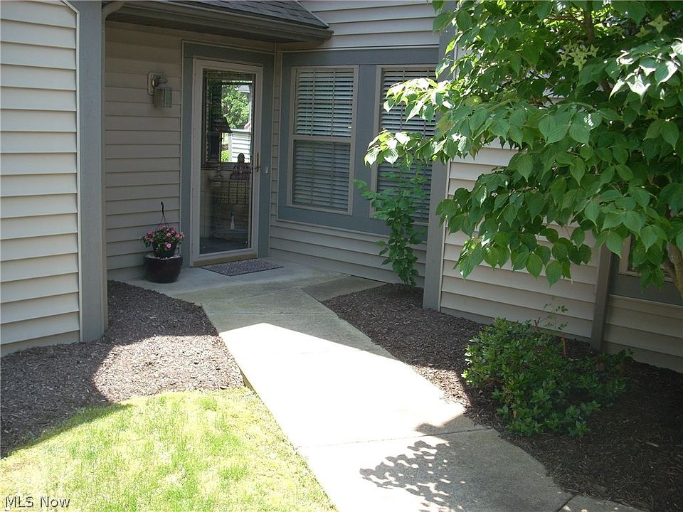1st image of 385 N Arrowhead Bay Ave #3