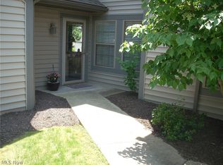 385 N Arrowhead Bay Ave #3, Columbiana, OH 44408