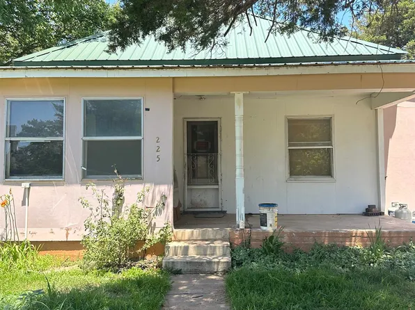 225 W Corn St, Goltry, OK 73739
