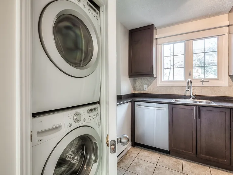 233 Berkeley St — Photo 4