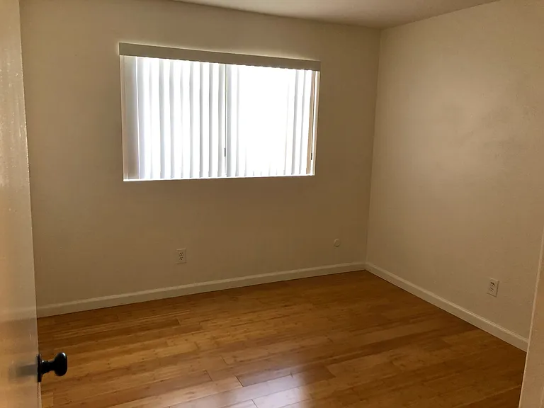 16912 S New Hampshire Ave #D — Photo 3