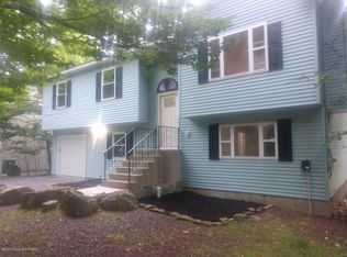 2841 Fairhaven Dr, Tobyhanna, PA 18466
